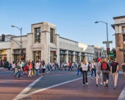 Old Pasadena Pedestrians at Intersection